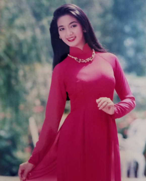 Con gái Hoa hậu Điện ảnh 1992: Nhan sắc nổi bật, ra dáng 'gái nhà võ' nhưng mặc quần cạp trễ vẫn đẹp mê - Ảnh 2